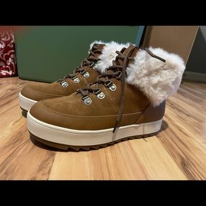 UGG Koolaburra Tynlee Lace-Up Boots - Size 8 - New